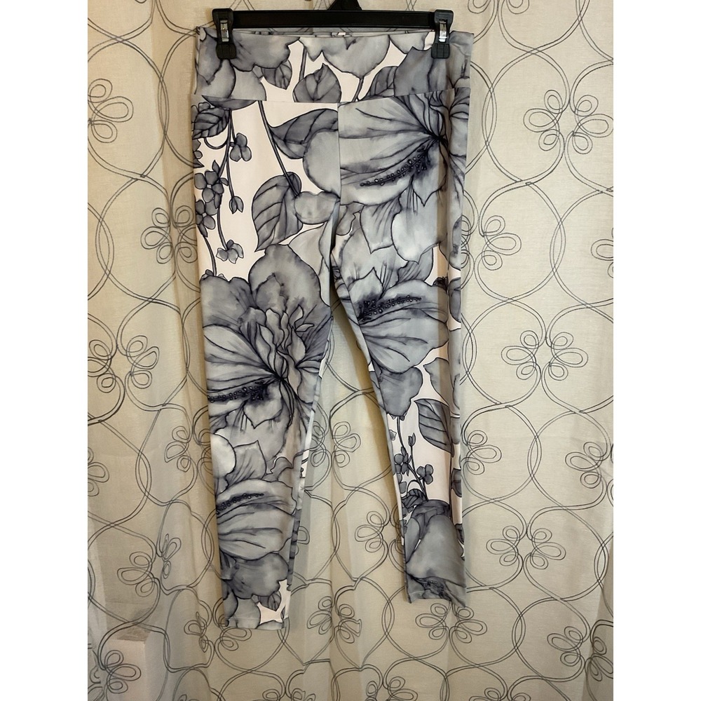 Women's Peony & Me White Gray Floral Leggings Size Medium